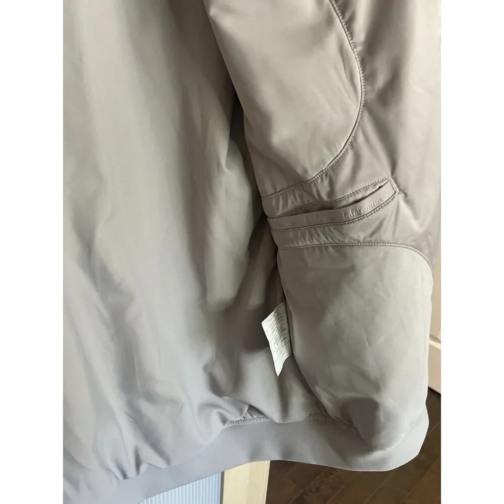 LULULEMON Jacket Womens Sz 8 Trace Back Bomber Light Gray Silver Sporty Athletic